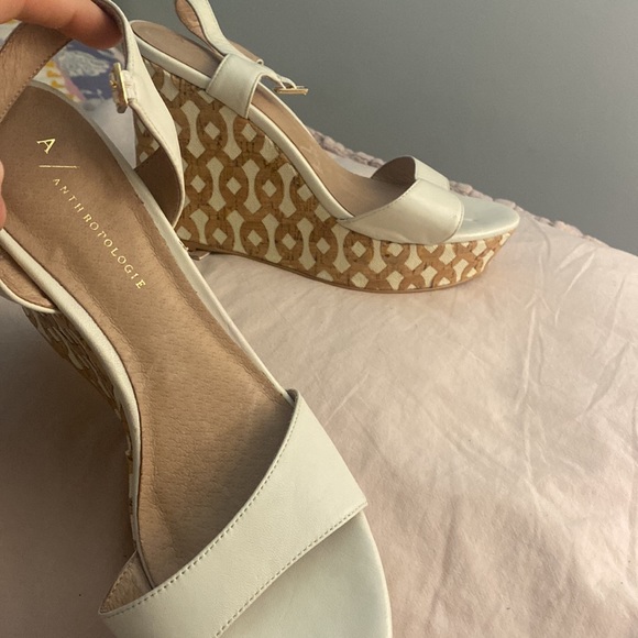 ANTHROPOLOGIE White Leather Open Toe Platform Wedge, Size 8 - Picture 3 of 9